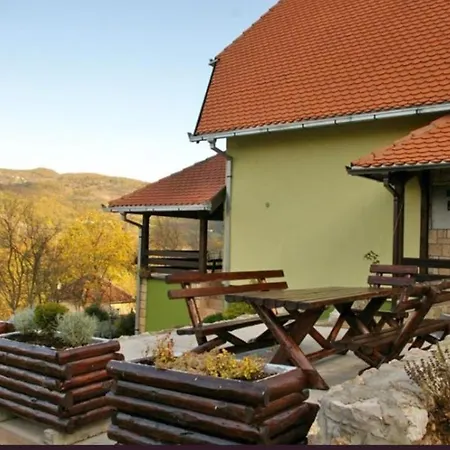 Jezero *