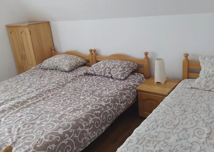 Jezero 아파트 바이나 바슈타